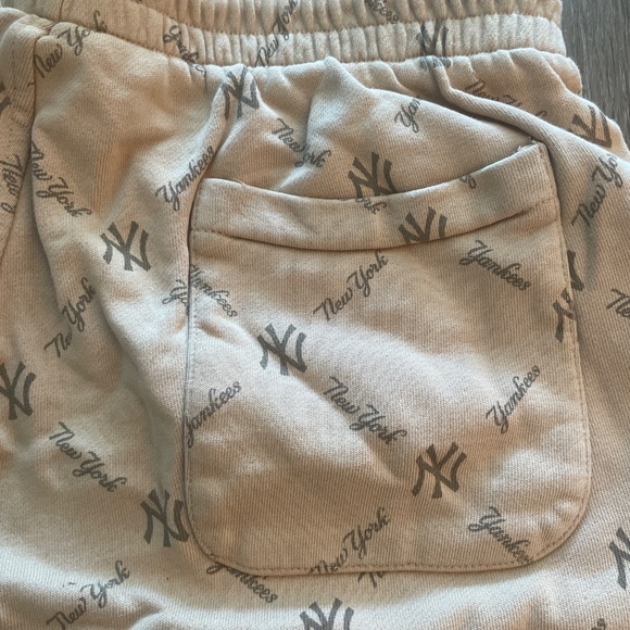 Men’s New Era shorts NYC Yankees Small - Picture 4 of 5